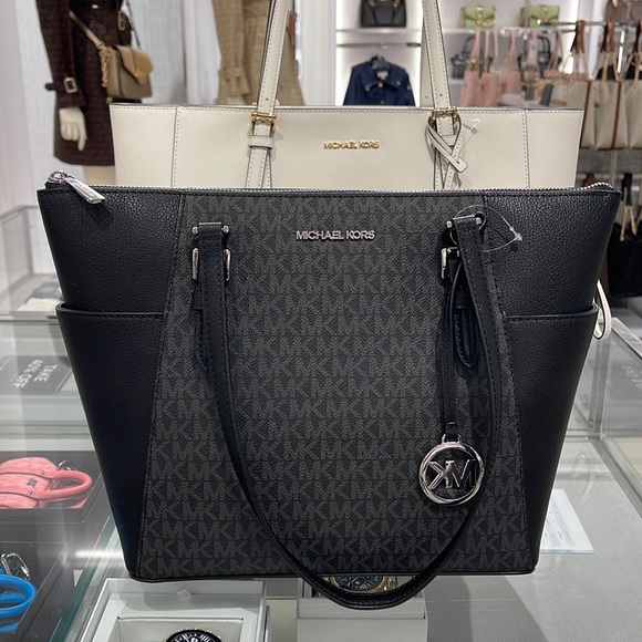 MICHAEL KORS CHARLOTTE LARGE TOP ZIP Tote bag   
Black Signature - Picture 12 of 16